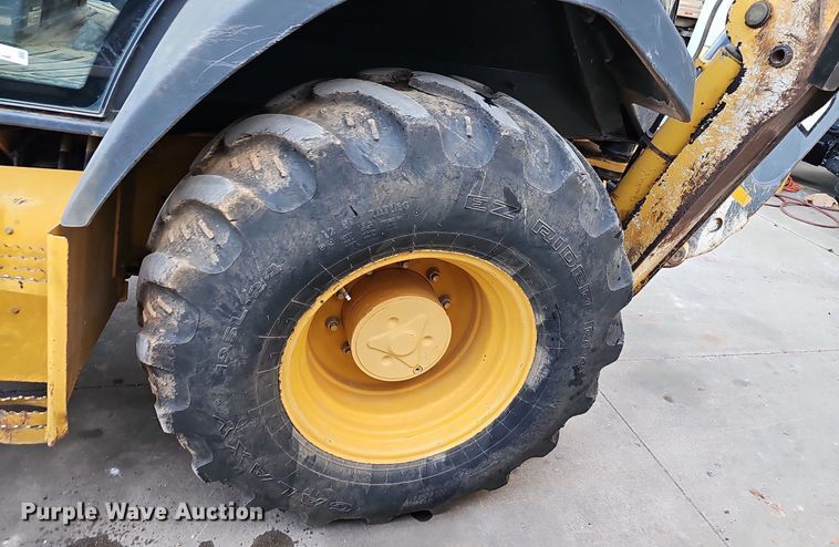 image for item NT9957 2013 John Deere 310SK  backhoe