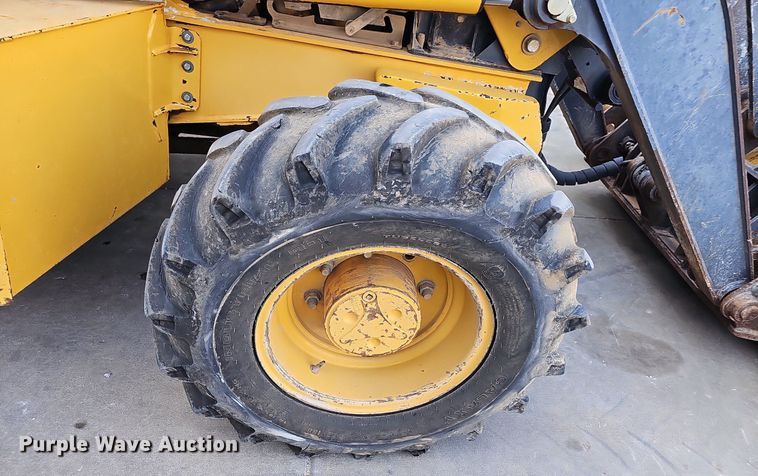 image for item NT9957 2013 John Deere 310SK  backhoe