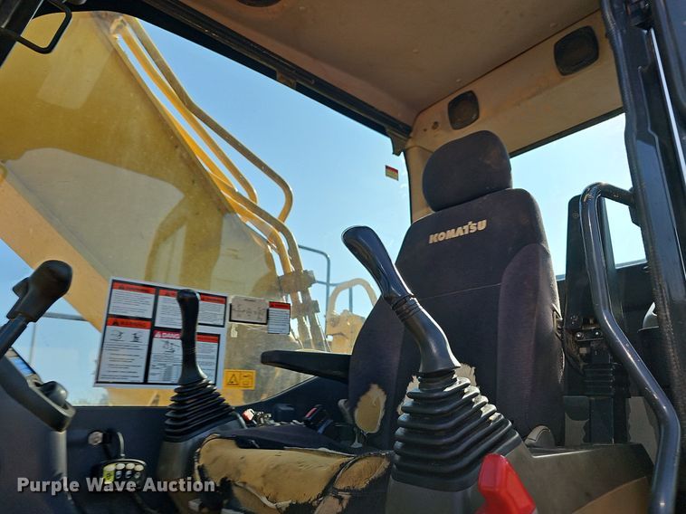 image for item NT9958 2013 Komatsu PC360LC-10  excavator