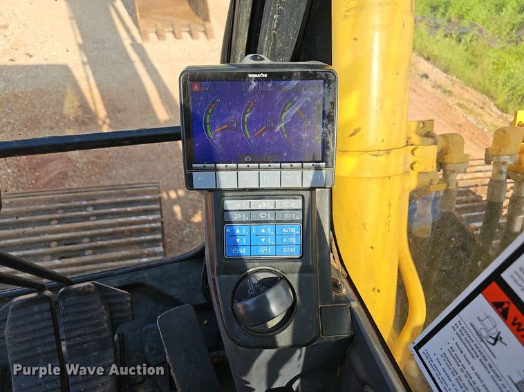 image for item NT9958 2013 Komatsu PC360LC-10  excavator