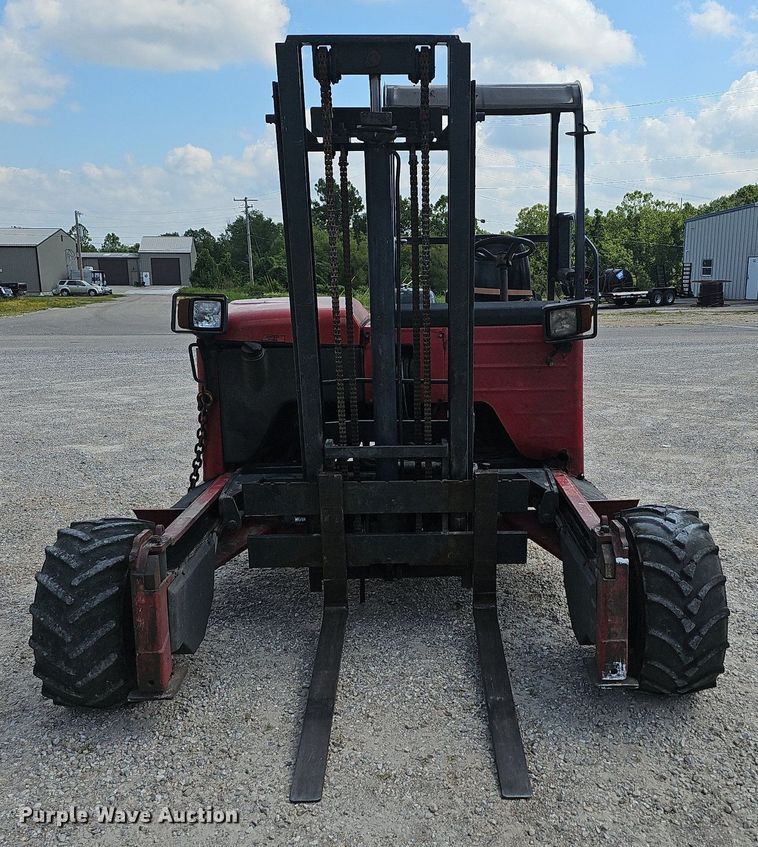 image for item NT9960 2005 Moffet M50  forklift
