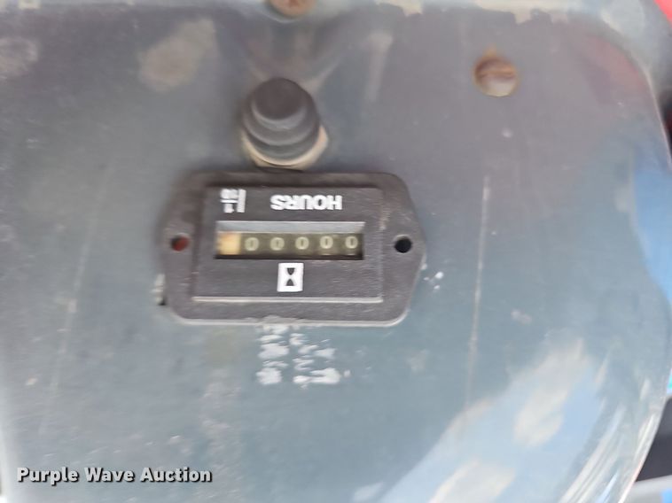 image for item NT9960 2005 Moffet M50  forklift