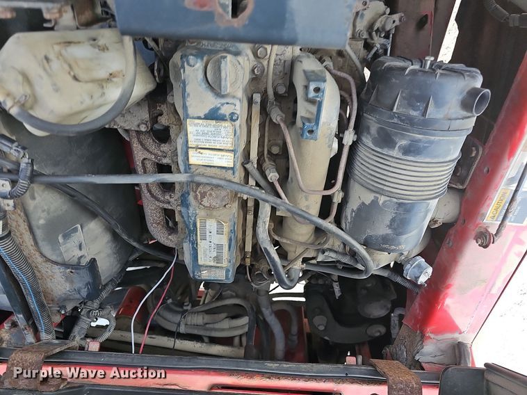 image for item NT9960 2005 Moffet M50  forklift