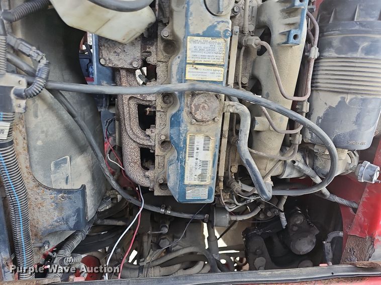 image for item NT9960 2005 Moffet M50  forklift