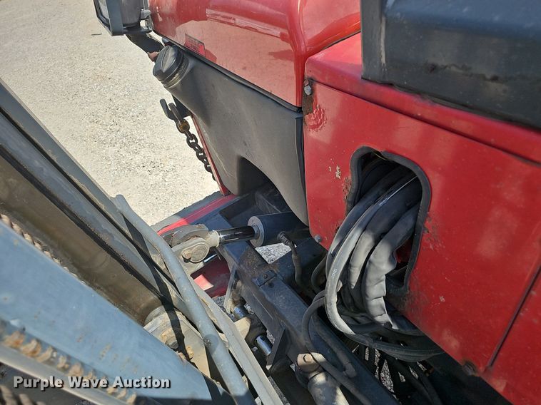 image for item NT9960 2005 Moffet M50  forklift