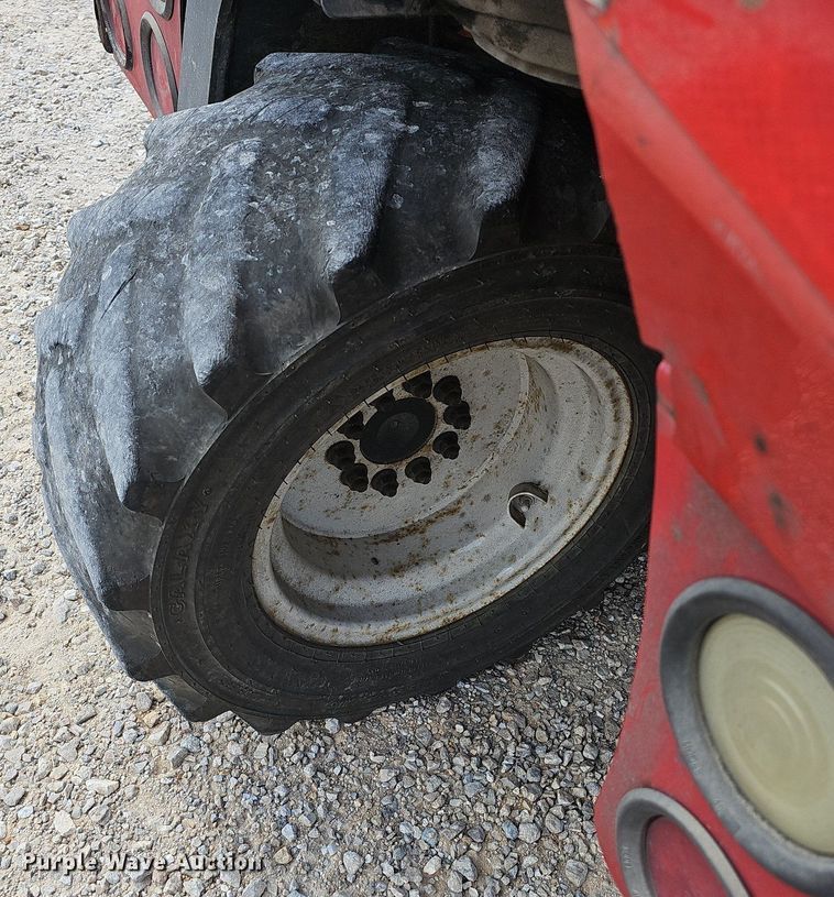 image for item NT9960 2005 Moffet M50  forklift