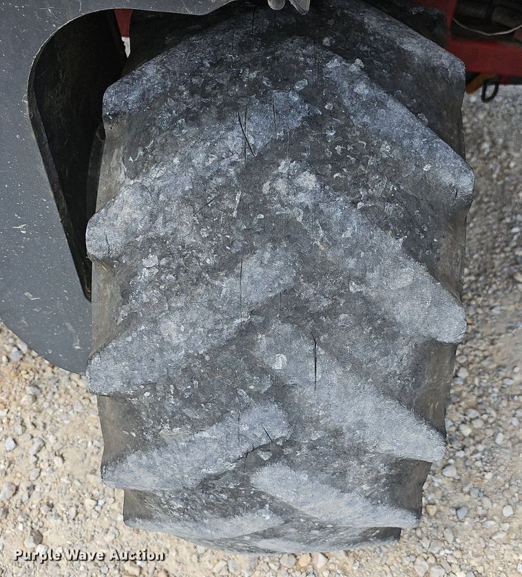 image for item NT9960 2005 Moffet M50  forklift