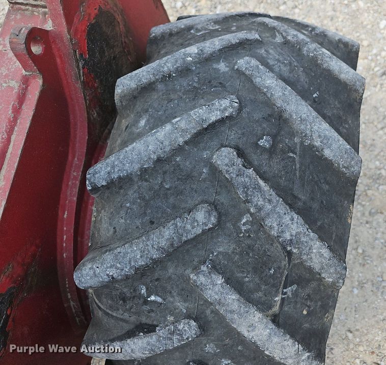 image for item NT9960 2005 Moffet M50  forklift