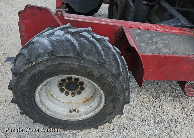 image for item NT9960 2005 Moffet M50  forklift