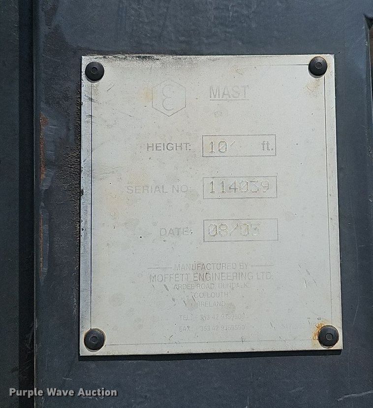 image for item NT9960 2005 Moffet M50  forklift