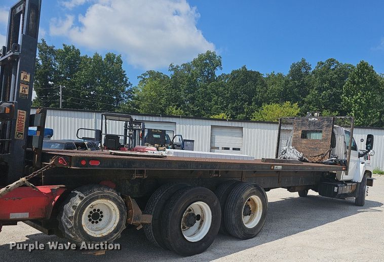 image for item NT9961 2005  Chevrolet C8500  flatbed truck