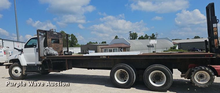 image for item NT9961 2005  Chevrolet C8500  flatbed truck