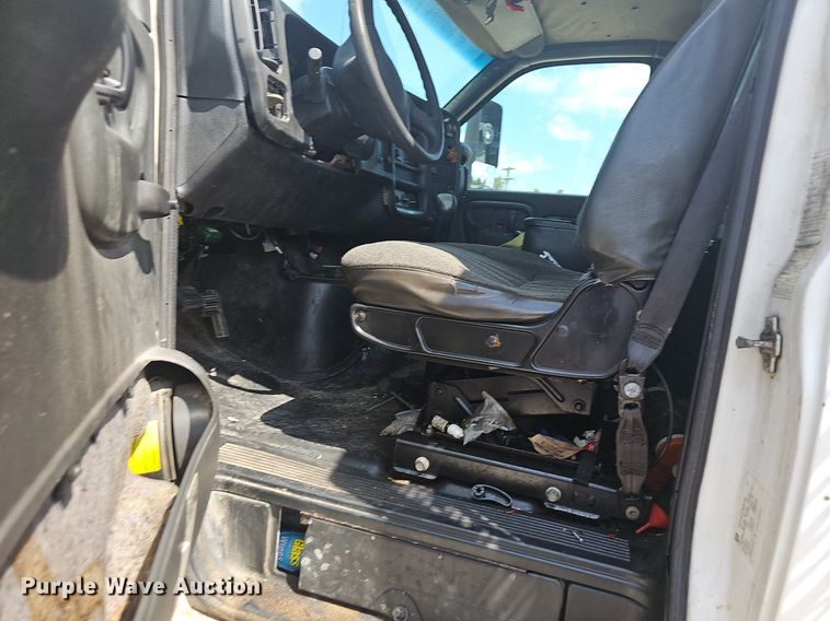 image for item NT9961 2005  Chevrolet C8500  flatbed truck