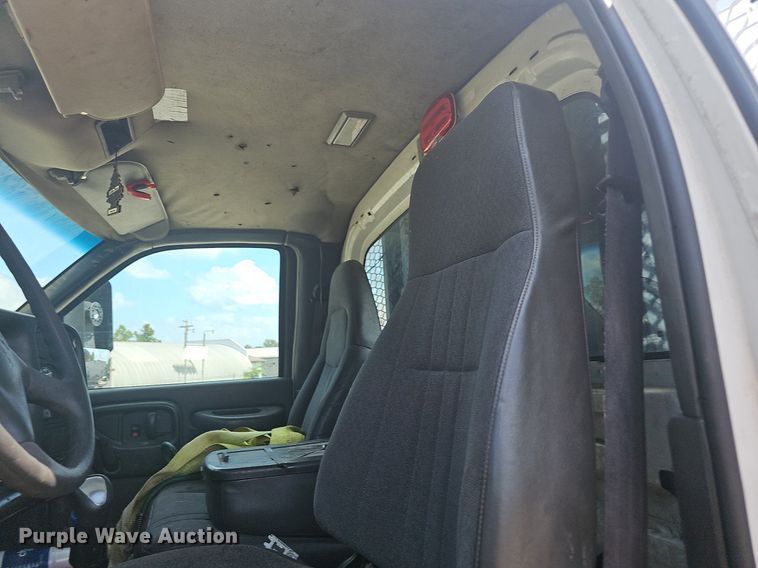 image for item NT9961 2005  Chevrolet C8500  flatbed truck