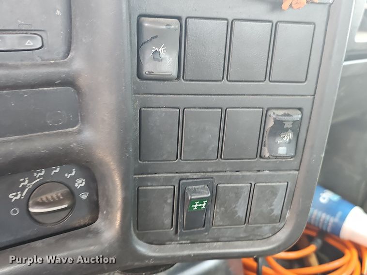 image for item NT9961 2005  Chevrolet C8500  flatbed truck