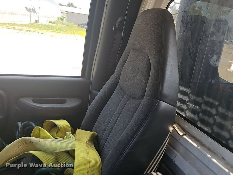 image for item NT9961 2005  Chevrolet C8500  flatbed truck