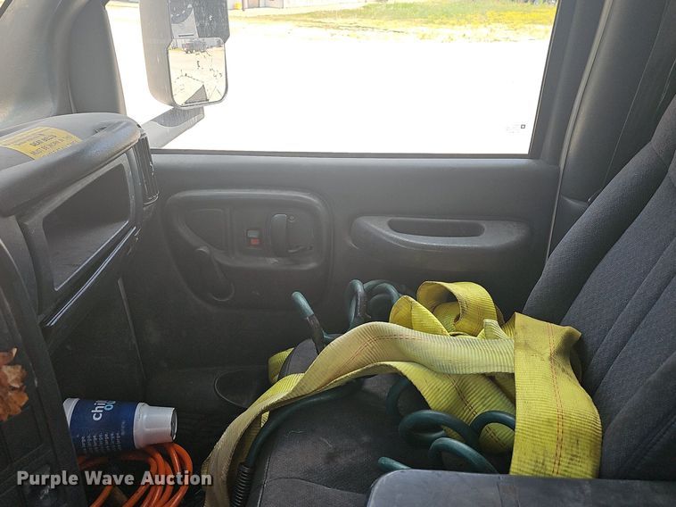 image for item NT9961 2005  Chevrolet C8500  flatbed truck