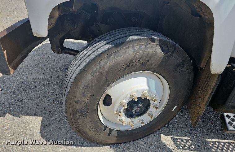 image for item NT9961 2005  Chevrolet C8500  flatbed truck