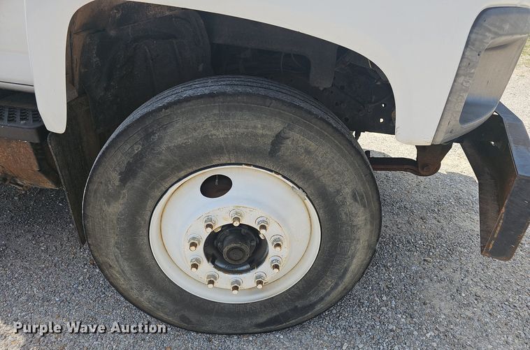 image for item NT9961 2005  Chevrolet C8500  flatbed truck