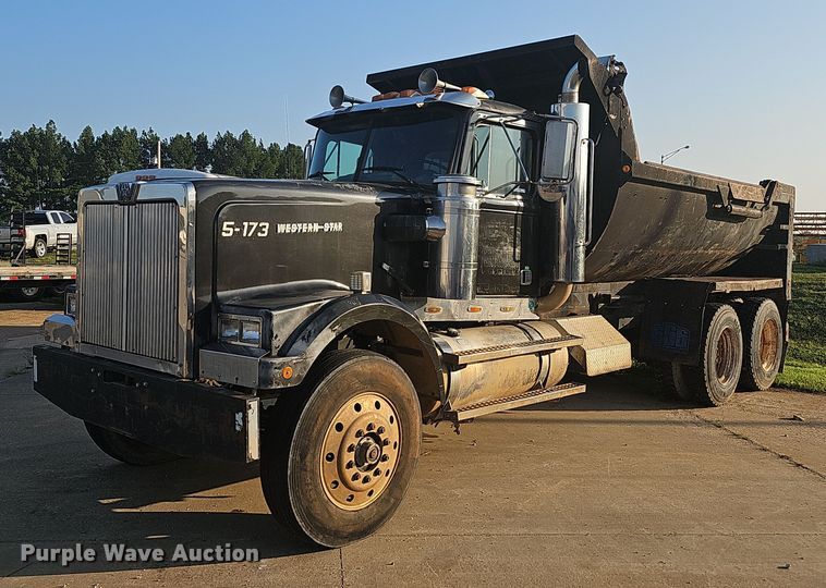 image for item NT9966 1993 Western Star 4964F  dump truck