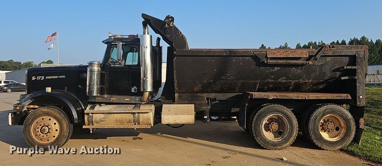 image for item NT9966 1993 Western Star 4964F  dump truck