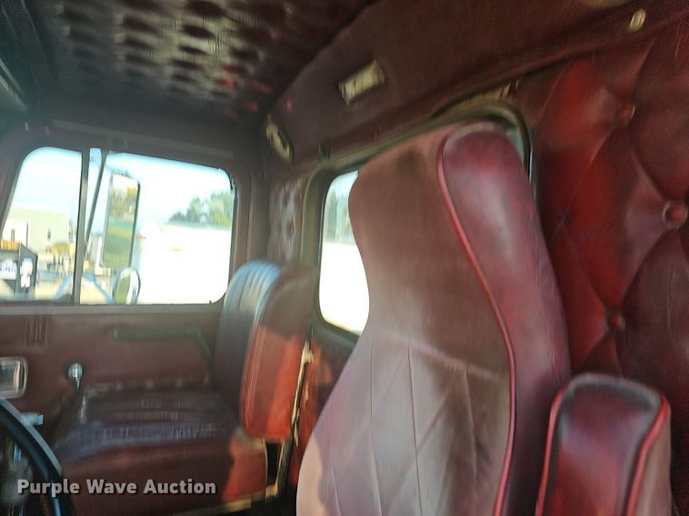 image for item NT9966 1993 Western Star 4964F  dump truck