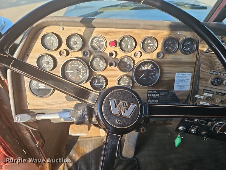 image for item NT9966 1993 Western Star 4964F  dump truck