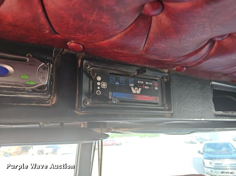 image for item NT9966 1993 Western Star 4964F  dump truck