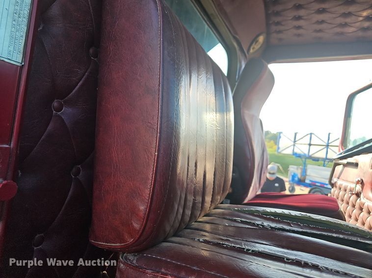 image for item NT9966 1993 Western Star 4964F  dump truck