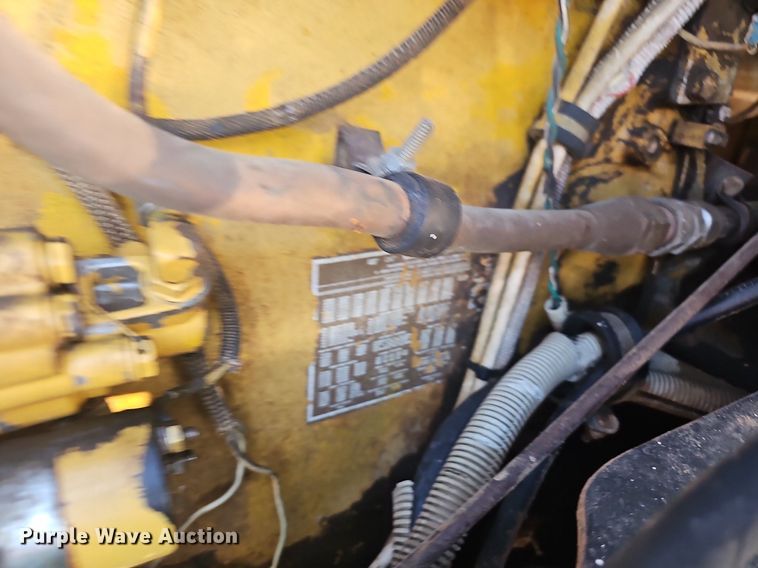 image for item NT9966 1993 Western Star 4964F  dump truck