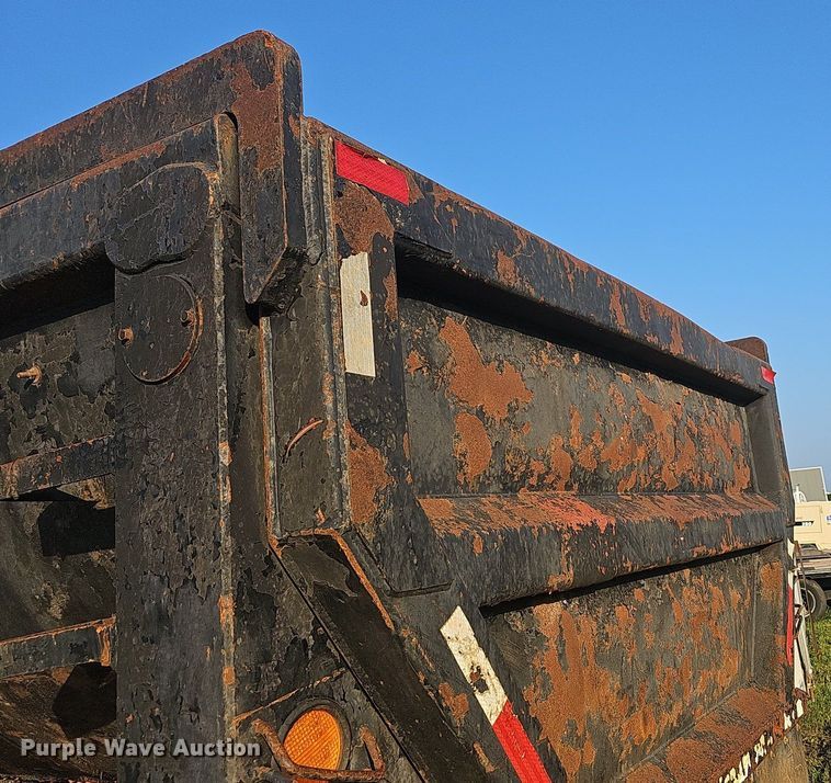 image for item NT9966 1993 Western Star 4964F  dump truck