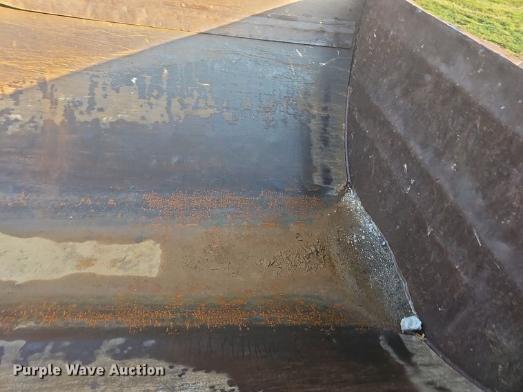 image for item NT9966 1993 Western Star 4964F  dump truck