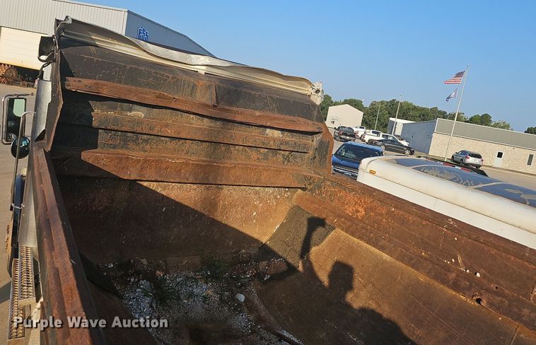 image for item NT9966 1993 Western Star 4964F  dump truck