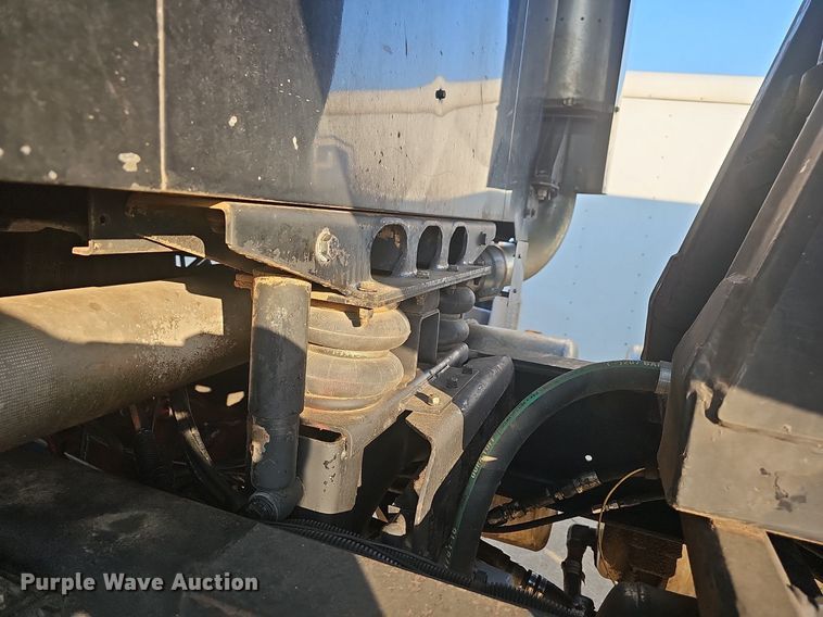 image for item NT9966 1993 Western Star 4964F  dump truck