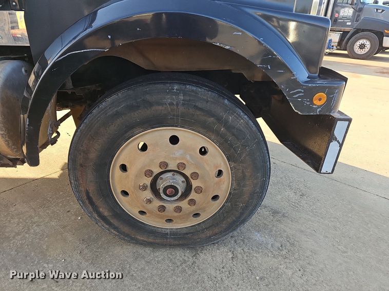 image for item NT9966 1993 Western Star 4964F  dump truck