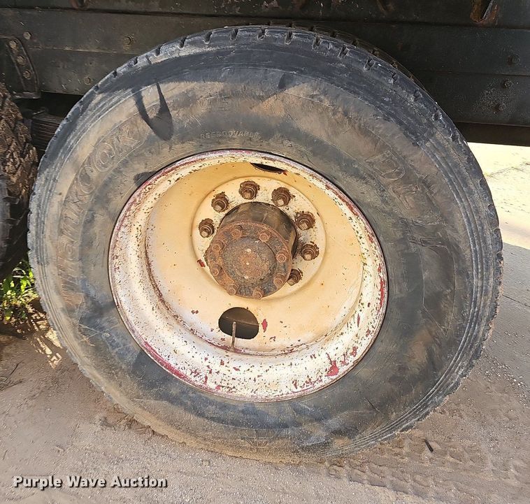 image for item NT9966 1993 Western Star 4964F  dump truck