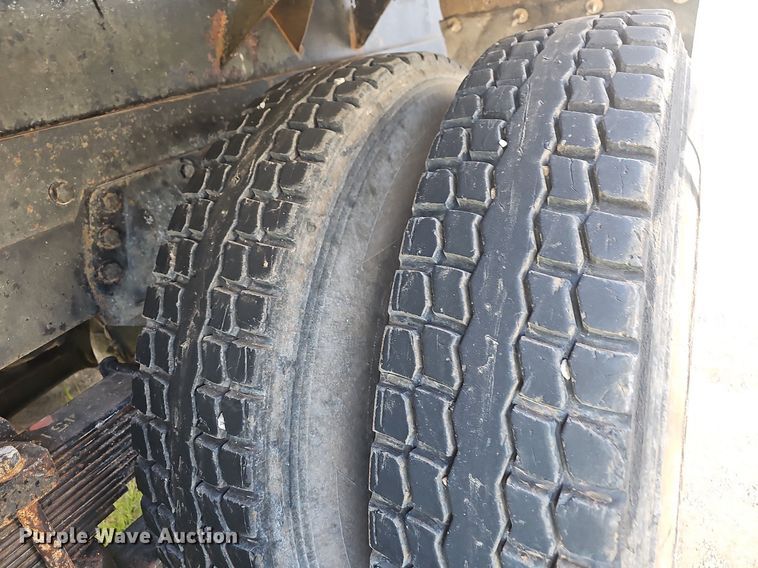 image for item NT9966 1993 Western Star 4964F  dump truck