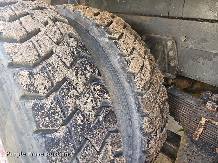 image for item NT9966 1993 Western Star 4964F  dump truck