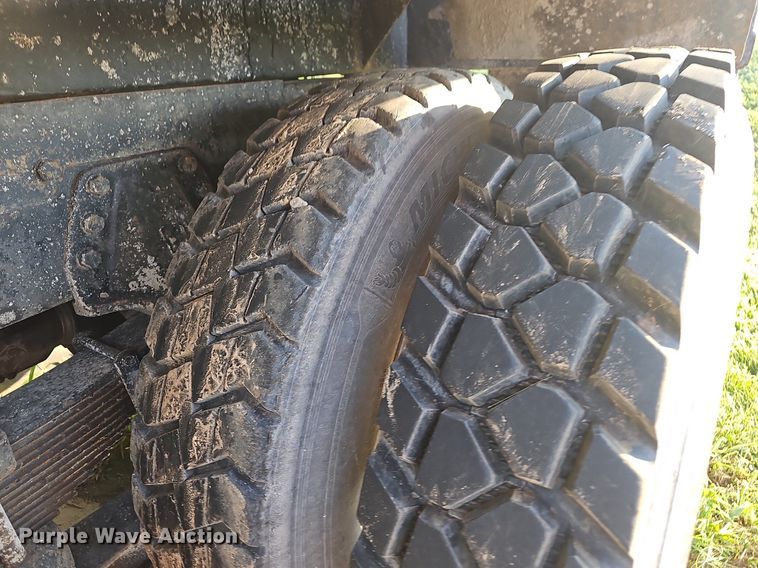 image for item NT9966 1993 Western Star 4964F  dump truck