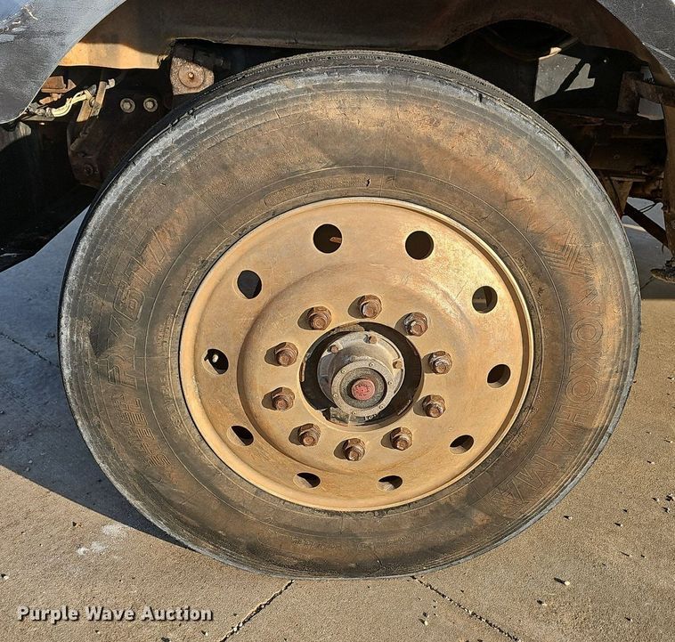 image for item NT9966 1993 Western Star 4964F  dump truck