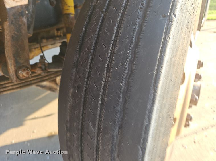 image for item NT9966 1993 Western Star 4964F  dump truck