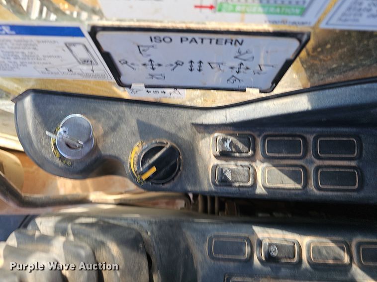 image for item NT9967 2018 Kobelco SK140SRLC-5  excavator