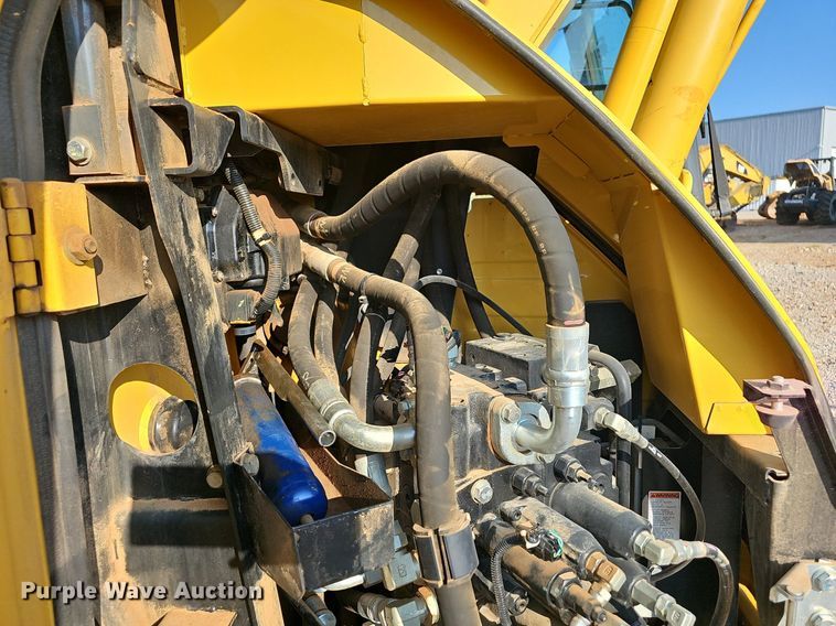 image for item NT9967 2018 Kobelco SK140SRLC-5  excavator