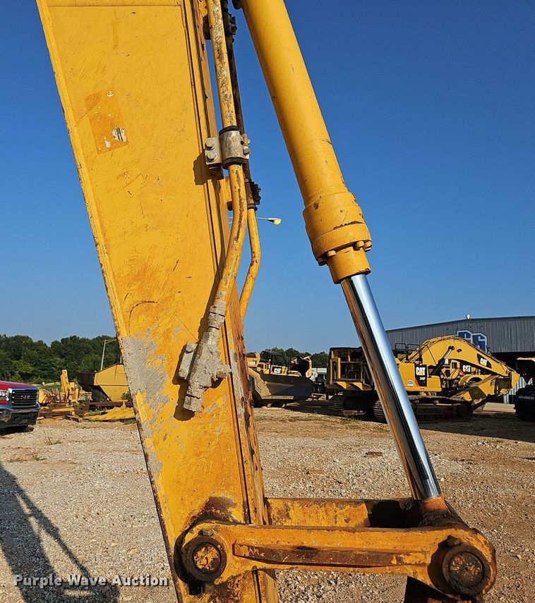 image for item NT9967 2018 Kobelco SK140SRLC-5  excavator