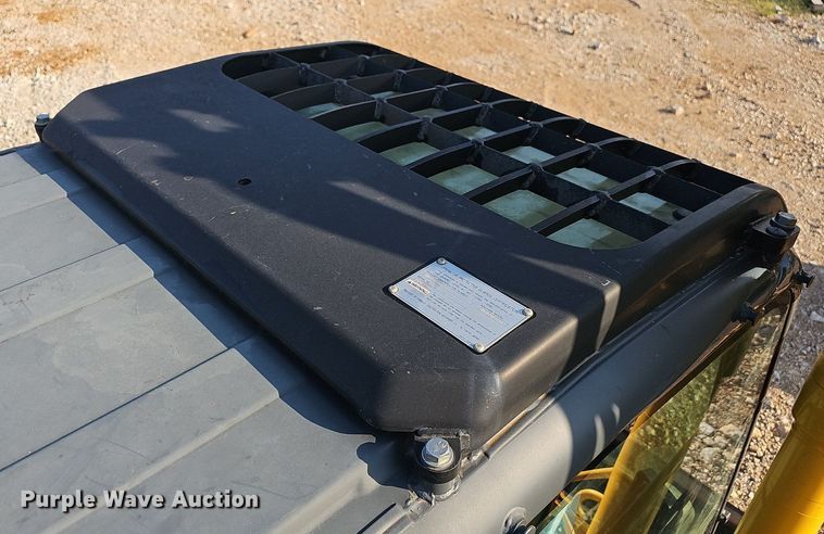 image for item NT9967 2018 Kobelco SK140SRLC-5  excavator