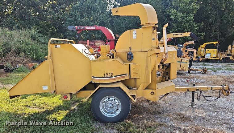 image for item NT9968 1991 Vermeer 1250BC  wood chipper