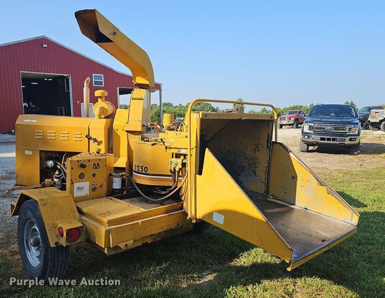 image for item NT9968 1991 Vermeer 1250BC  wood chipper