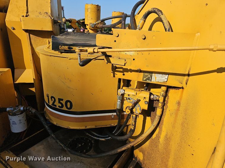 image for item NT9968 1991 Vermeer 1250BC  wood chipper