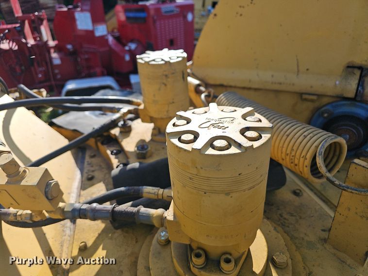 image for item NT9968 1991 Vermeer 1250BC  wood chipper