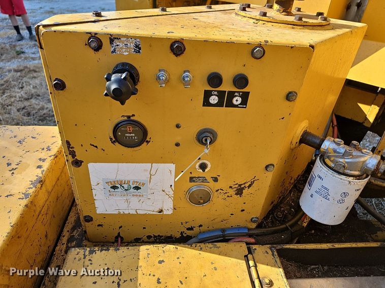 image for item NT9968 1991 Vermeer 1250BC  wood chipper